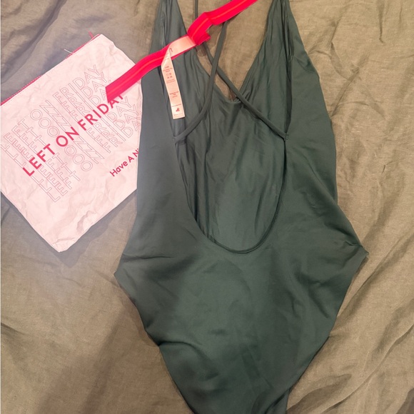 Left On Friday palm One-Piece Weekender Swimsuit large tall - Picture 4 of 5